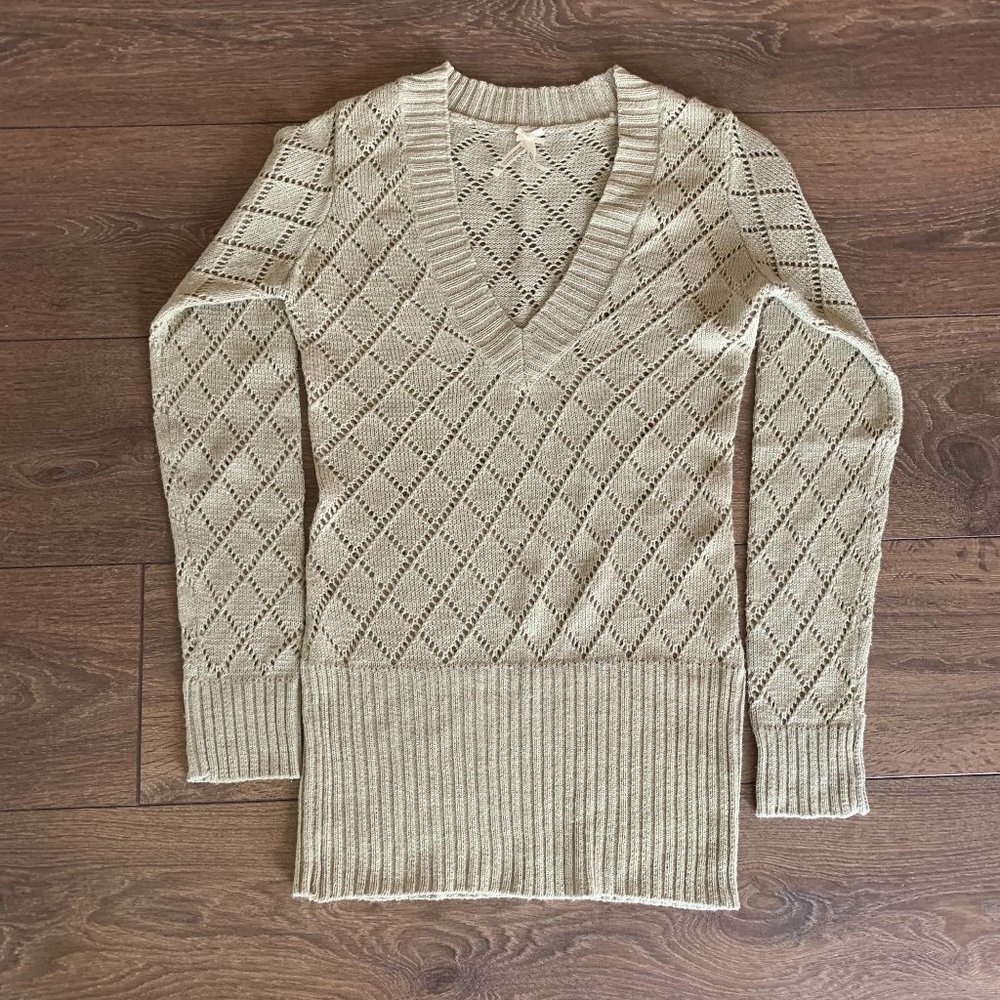 ✨Sparkly Beige V-Neck Sweater✨